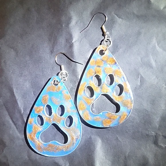 🆕️🐾Paw Earrings - Handmade - Picture 4 of 6